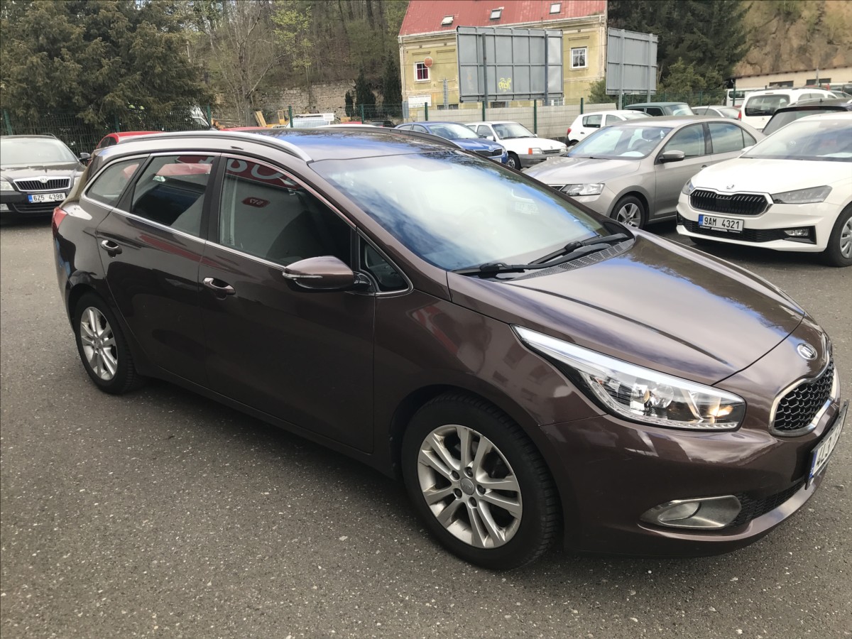 kia-ceed-1-6-gdi-99kw-combi - 3