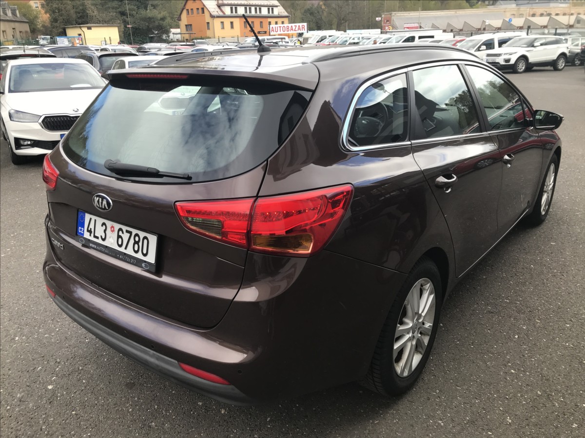 kia-ceed-1-6-gdi-99kw-combi - 4