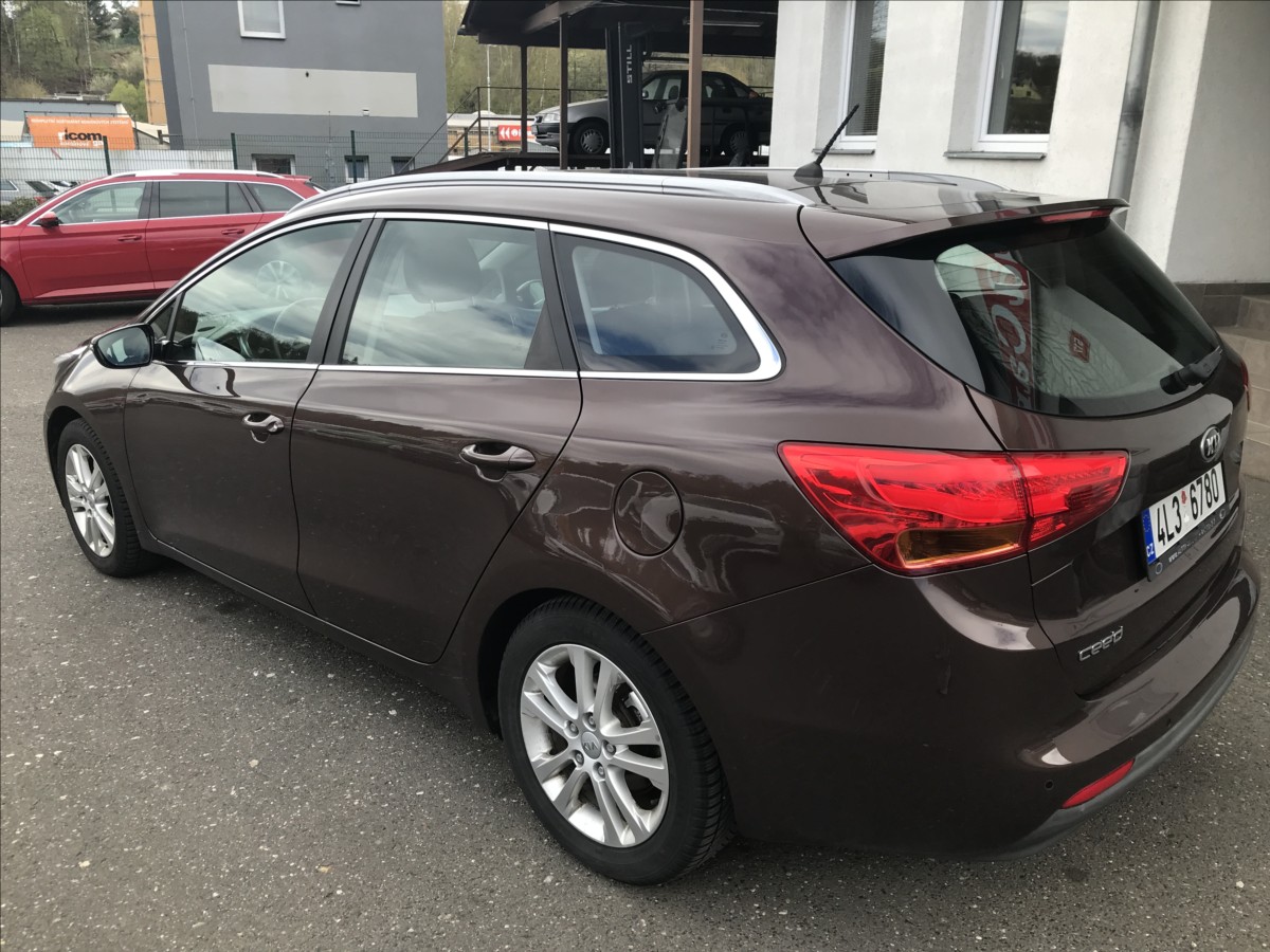 kia-ceed-1-6-gdi-99kw-combi - 6