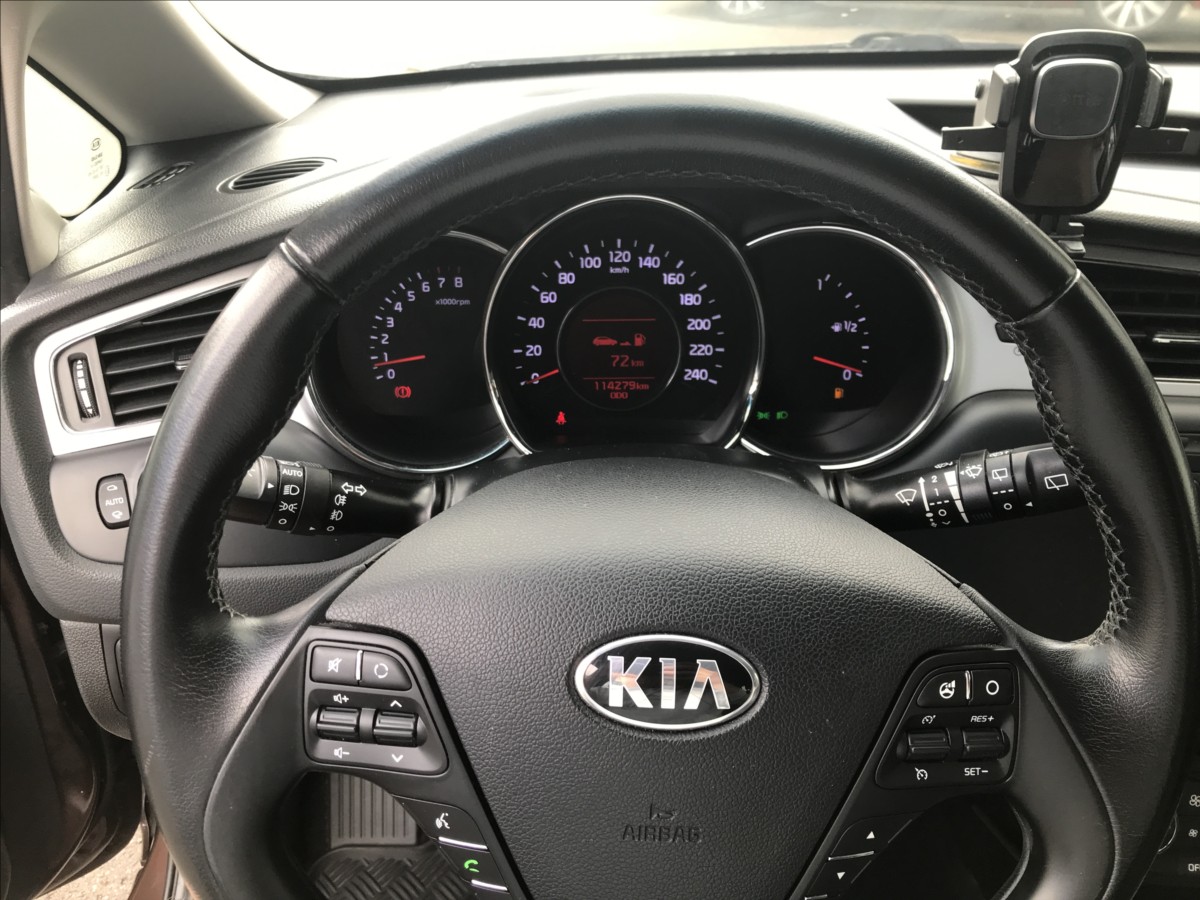 kia-ceed-1-6-gdi-99kw-combi - 9