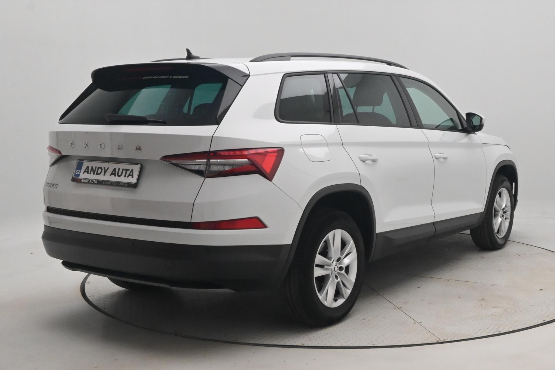 skoda-kodiaq-2-0-tdi-110kw-dsg-7mist-zaruka-az-5-let - 4