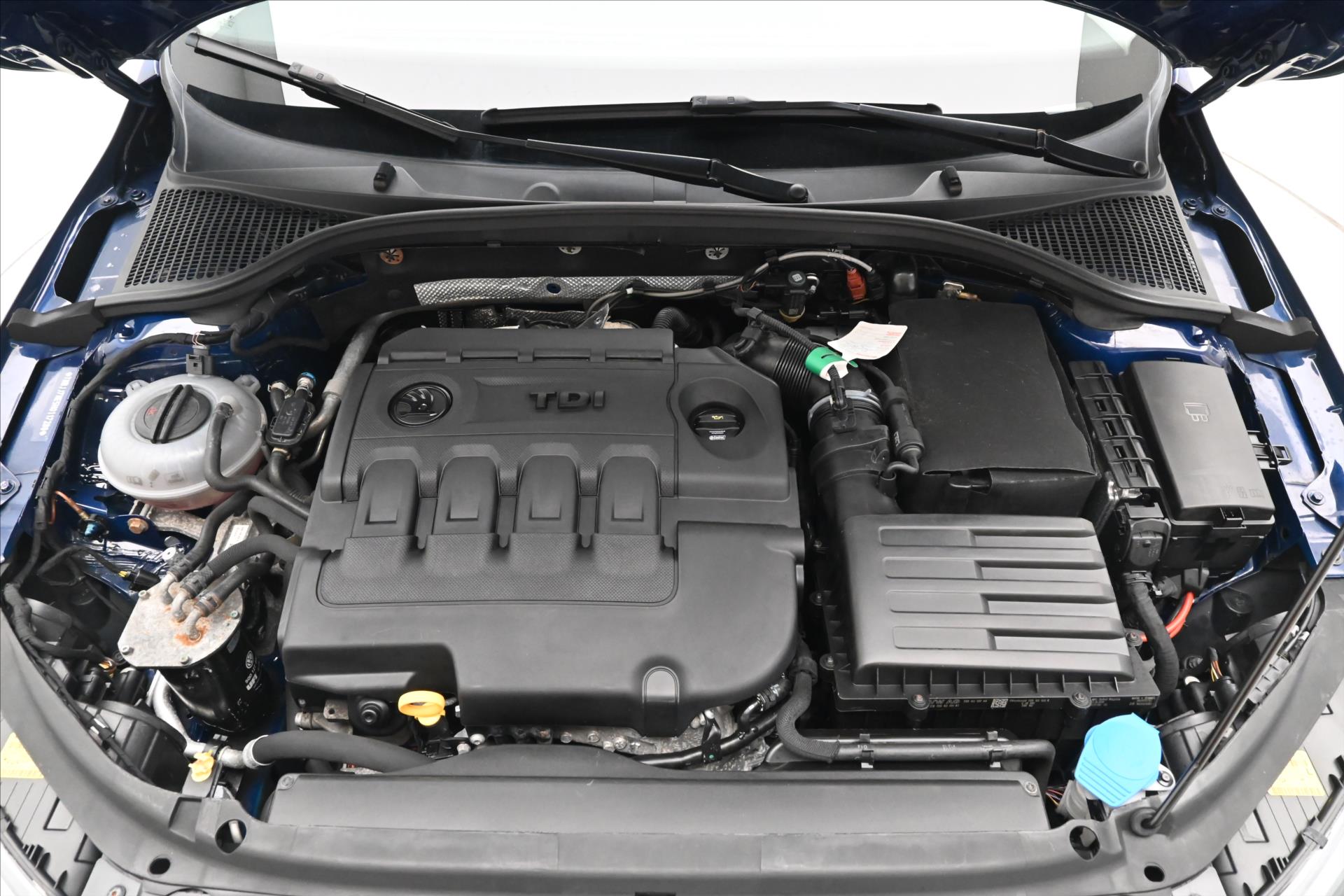 skoda-octavia-2-0-tdi-110-kw-ambition-zaruka-az-5-let - 8