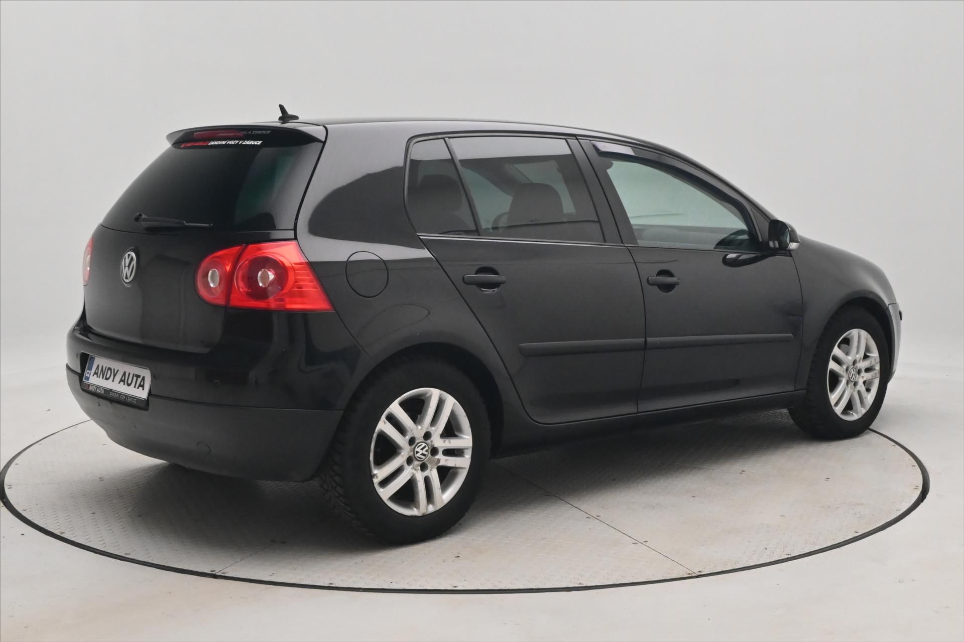 volkswagen-golf-2-0-tdi-103kw-dsg-trend - 4