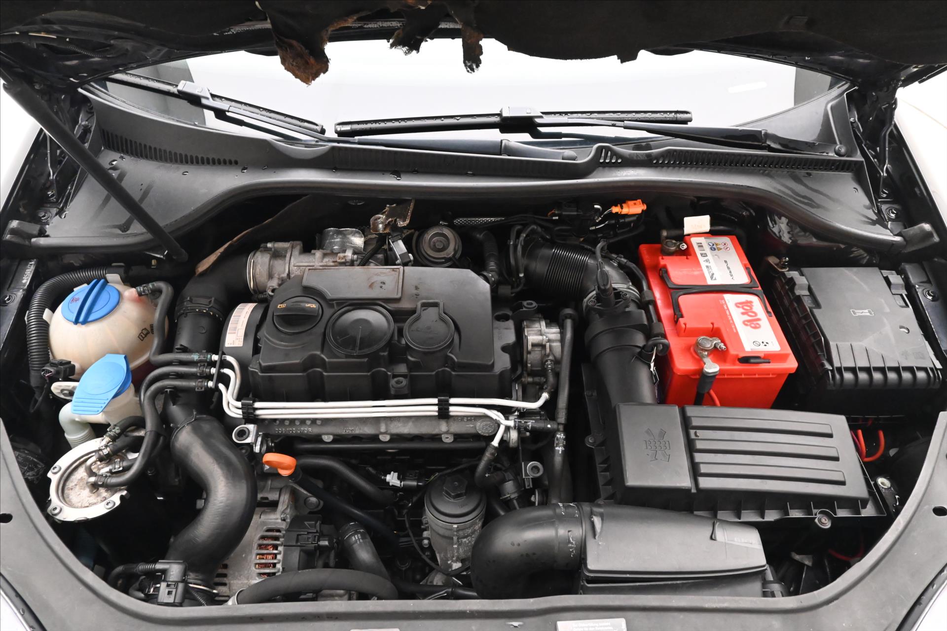 volkswagen-golf-2-0-tdi-103kw-dsg-trend - 8