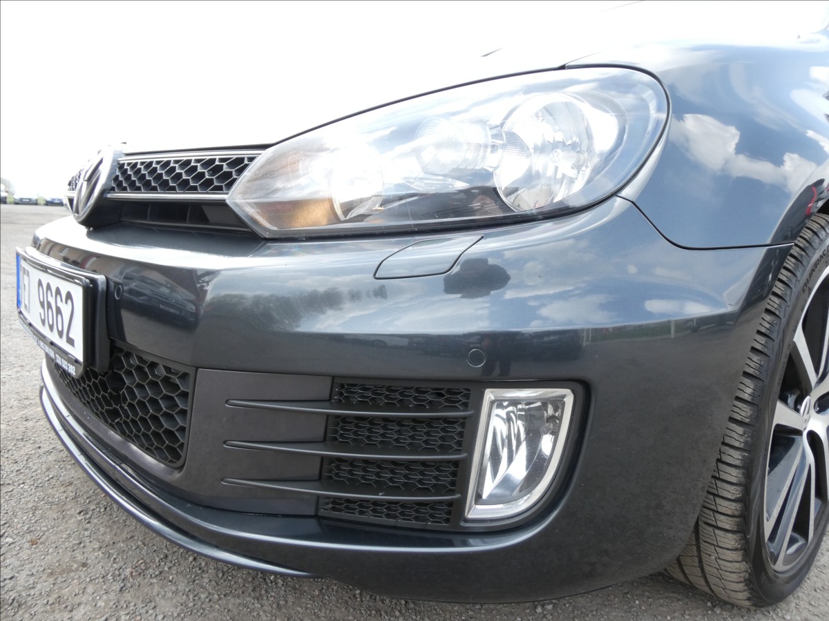 volkswagen-golf-2-0-tdi-125kw-gtd-serviska - 3