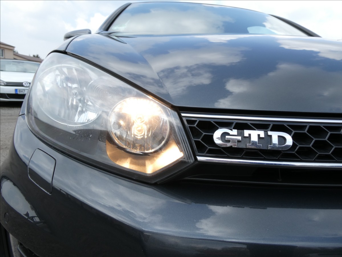 volkswagen-golf-2-0-tdi-125kw-gtd-serviska - 4