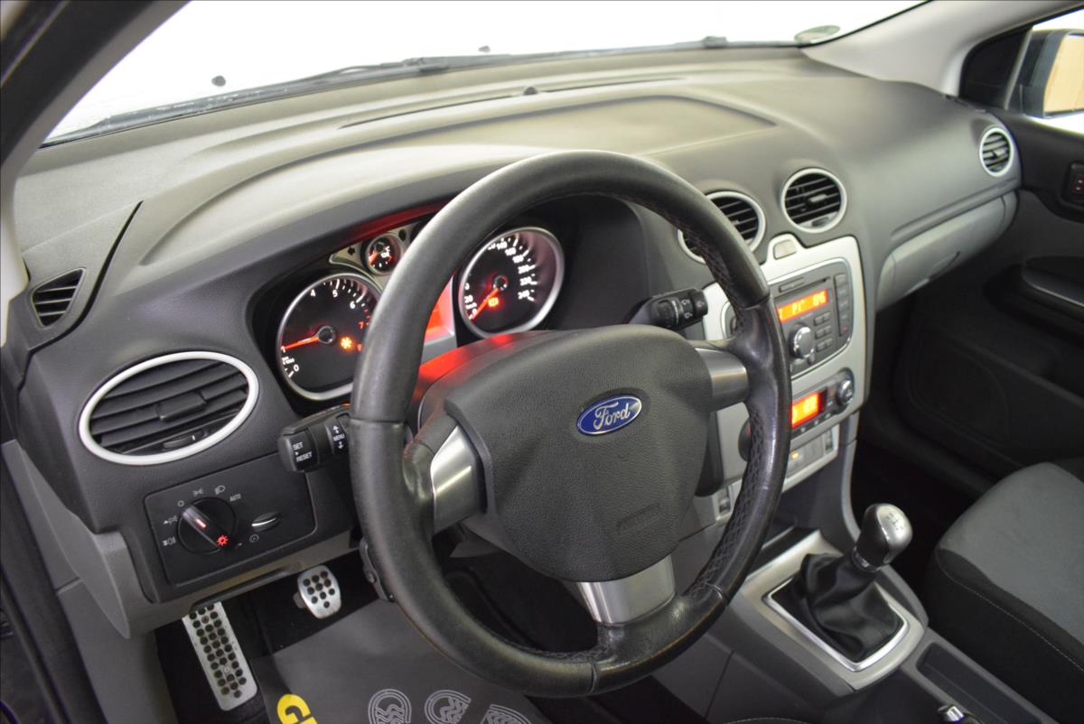 ford-focus-1-8-i-sport-po-servisu - 7
