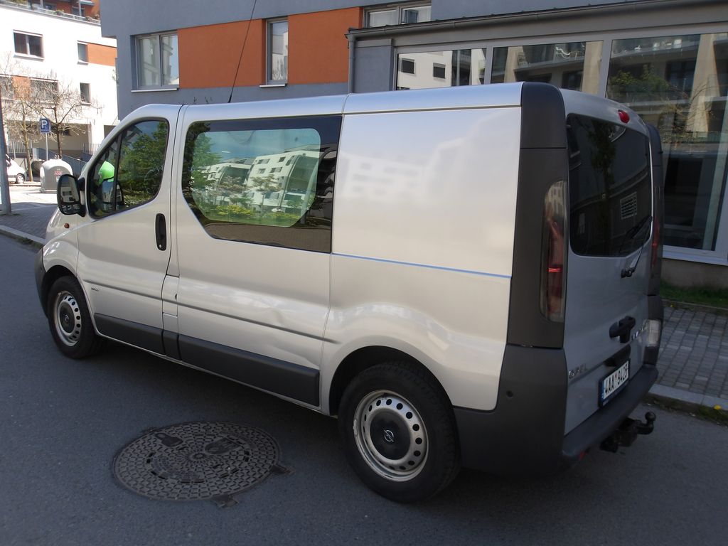 opel-vivaro-1-9dti-vyborny-stav - 3