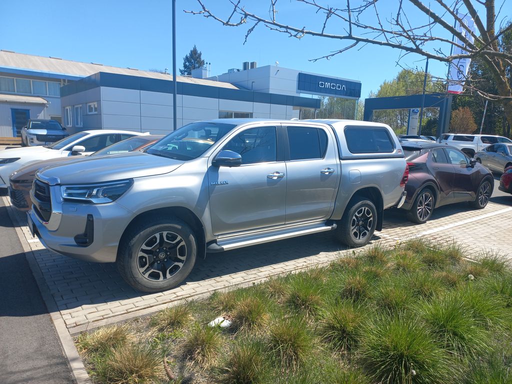 toyota-hilux-executive-2-8d-150kw - 1