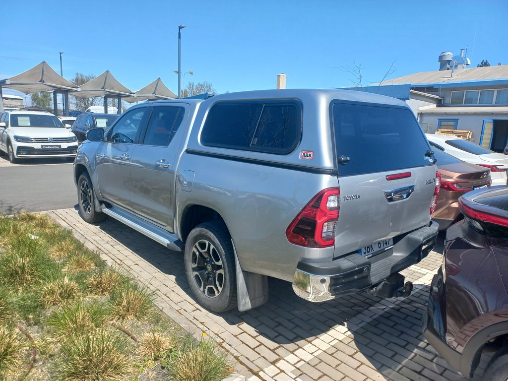 toyota-hilux-executive-2-8d-150kw - 2