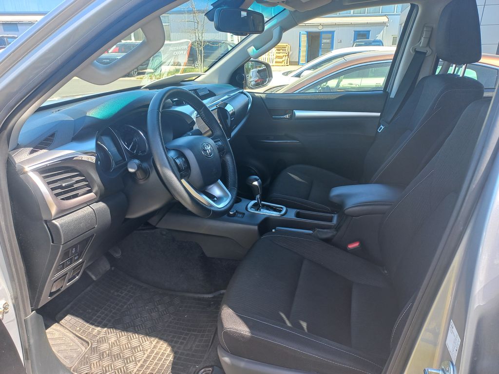 toyota-hilux-executive-2-8d-150kw - 3