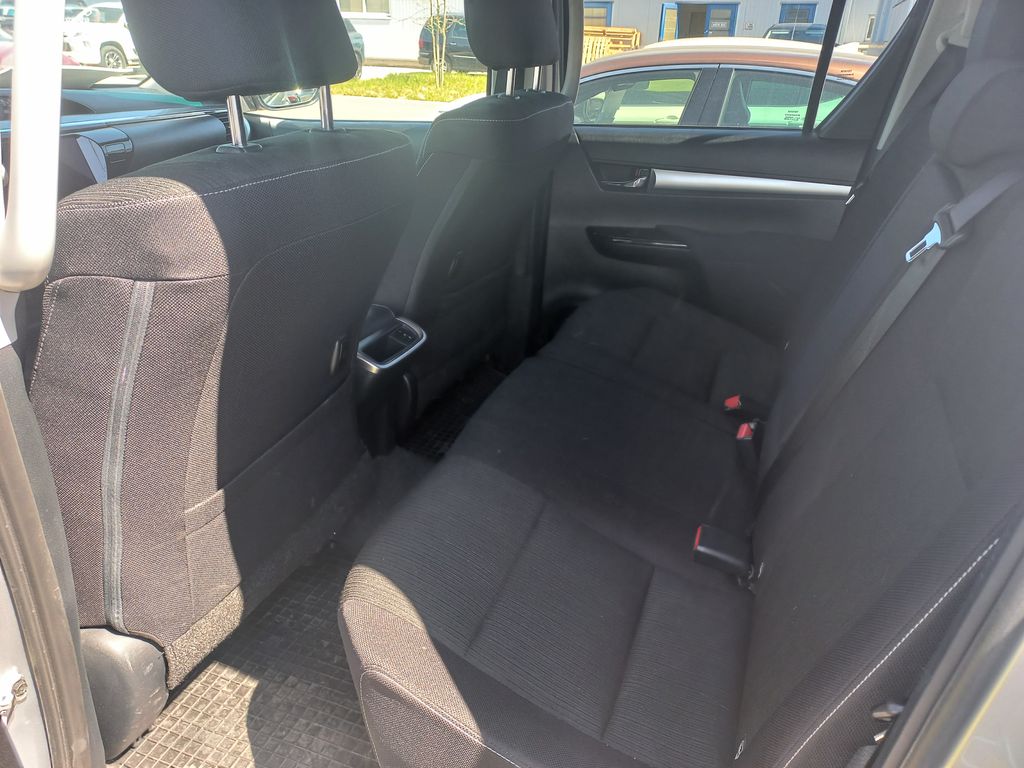 toyota-hilux-executive-2-8d-150kw - 4