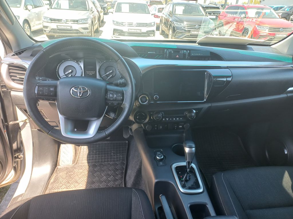 toyota-hilux-executive-2-8d-150kw - 5