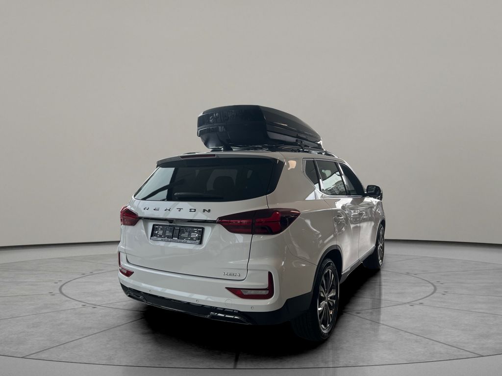 ssangyong-rexton-premium-black-c-obj-65917 - 3