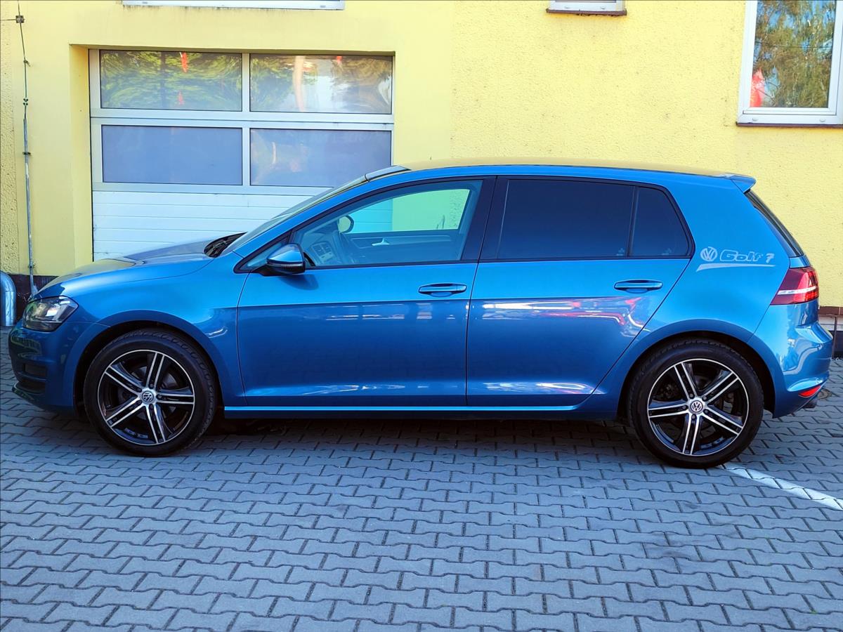 volkswagen-golf-1-2-cz-vybava-serv-kn-cebia - 9