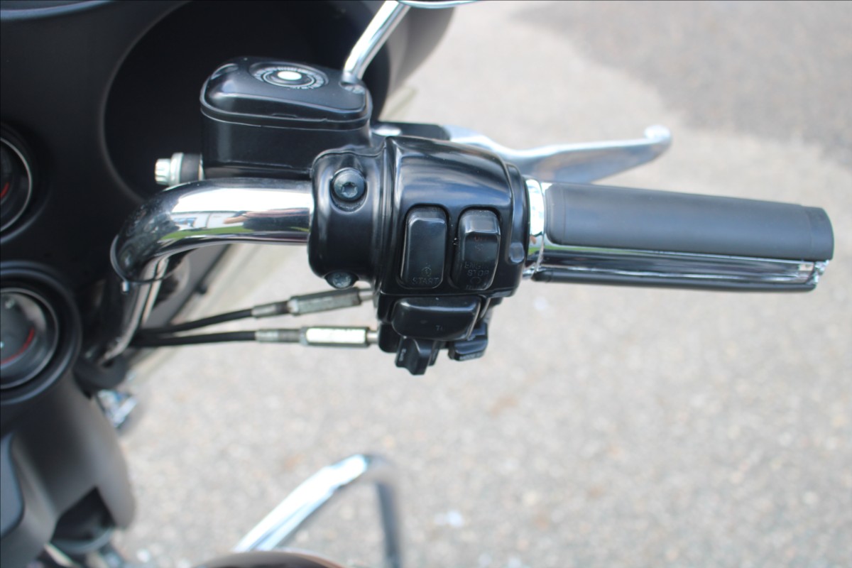 harley-davidson-1-3-flhtcui-electra-glide-95th - 6