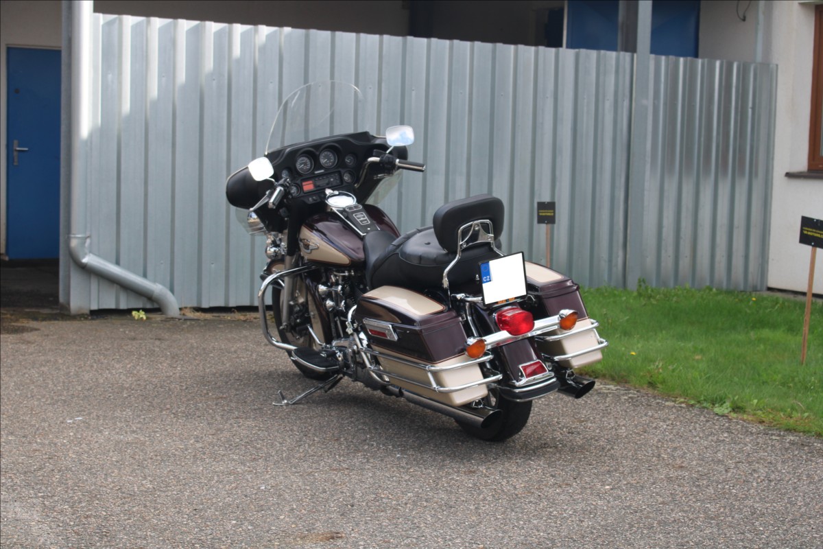 harley-davidson-1-3-flhtcui-electra-glide-95th - 9