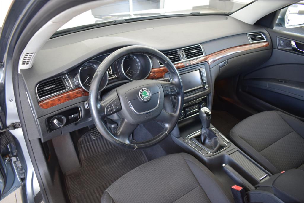 skoda-superb-2-0-tdi-webasto-tazne-servis - 8