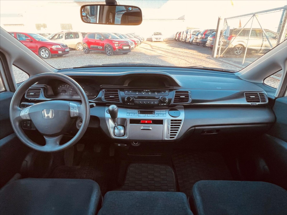 honda-fr-v-2-2-i-ctdi - 6