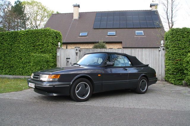 Saab 900  