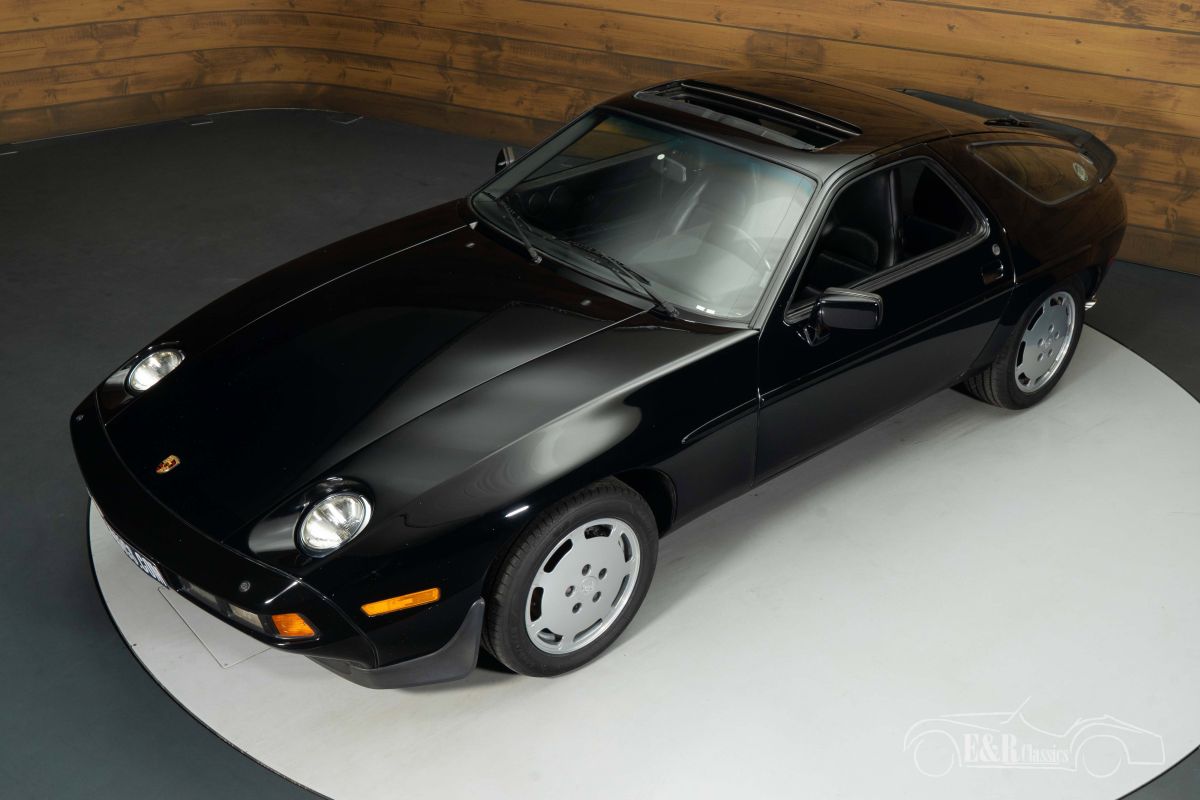 Porsche 928  