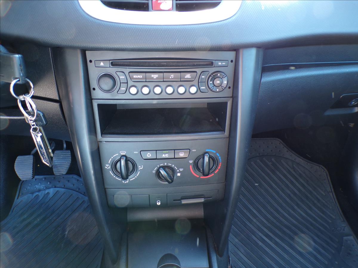 peugeot-207-1-4-hdi-klima - 8