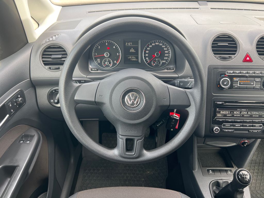 volkswagen-caddy-1-6-tdi-102k-servis-zaruka - 8