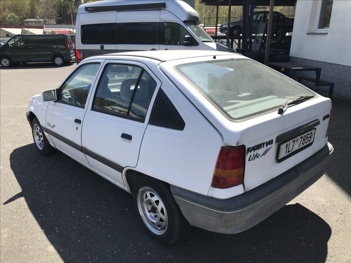 opel-kadett-1-3-i-5dv - 5