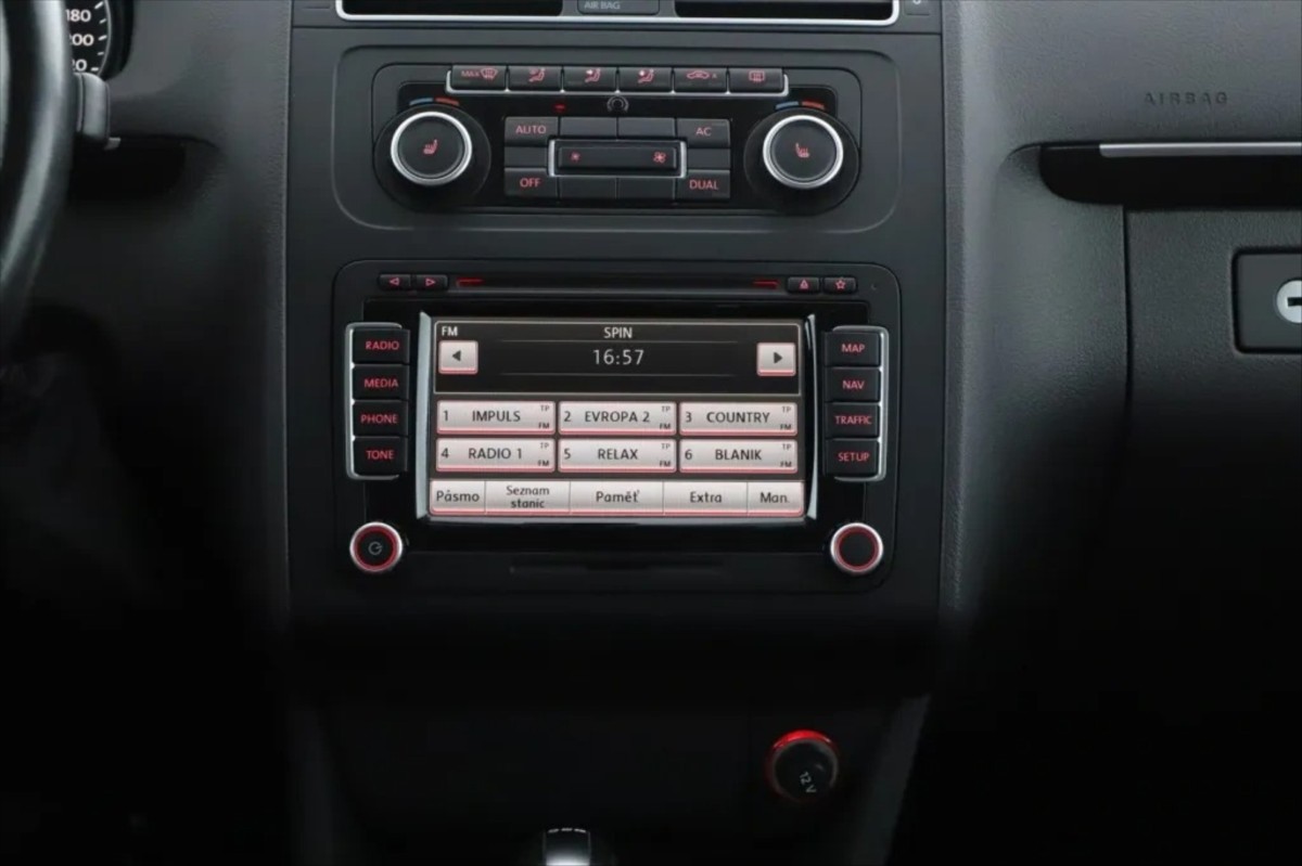 volkswagen-tiguan-1-6-tdi-77-kw-dsg7 - 6