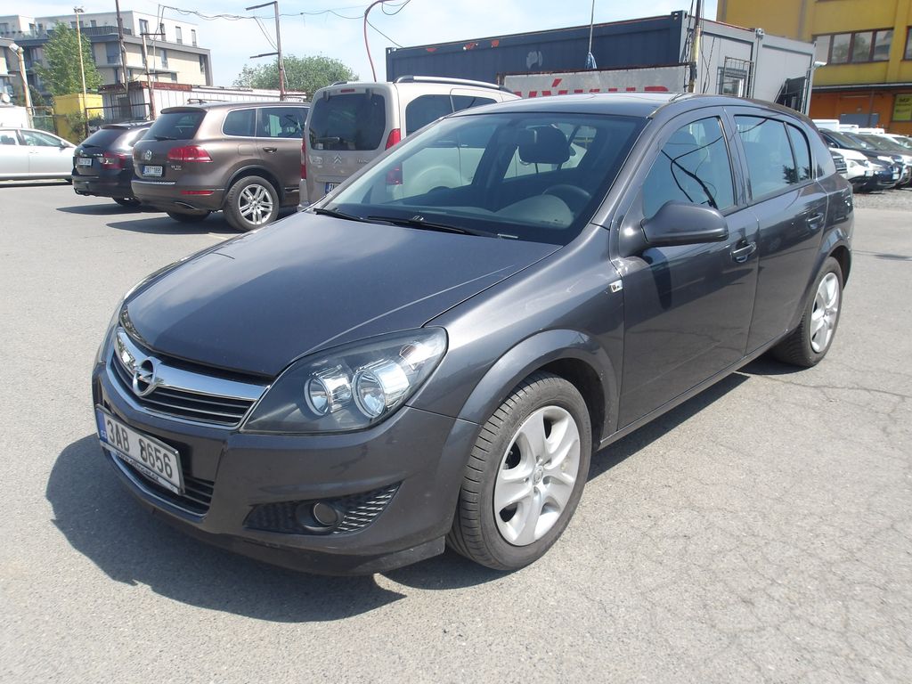 Opel Astra 1,4i PĚKNÁ !
