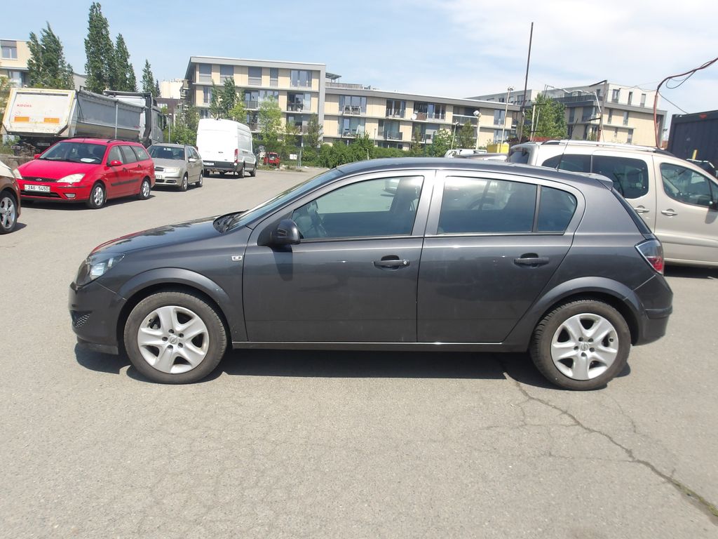 opel-astra-1-4i-pekna - 2