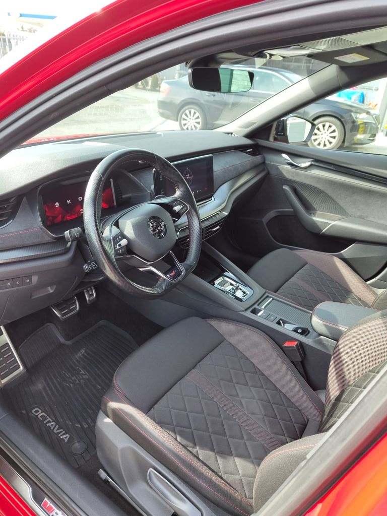 skoda-octavia-2-0-tsi-180kw-rs-top-cz-dph - 9
