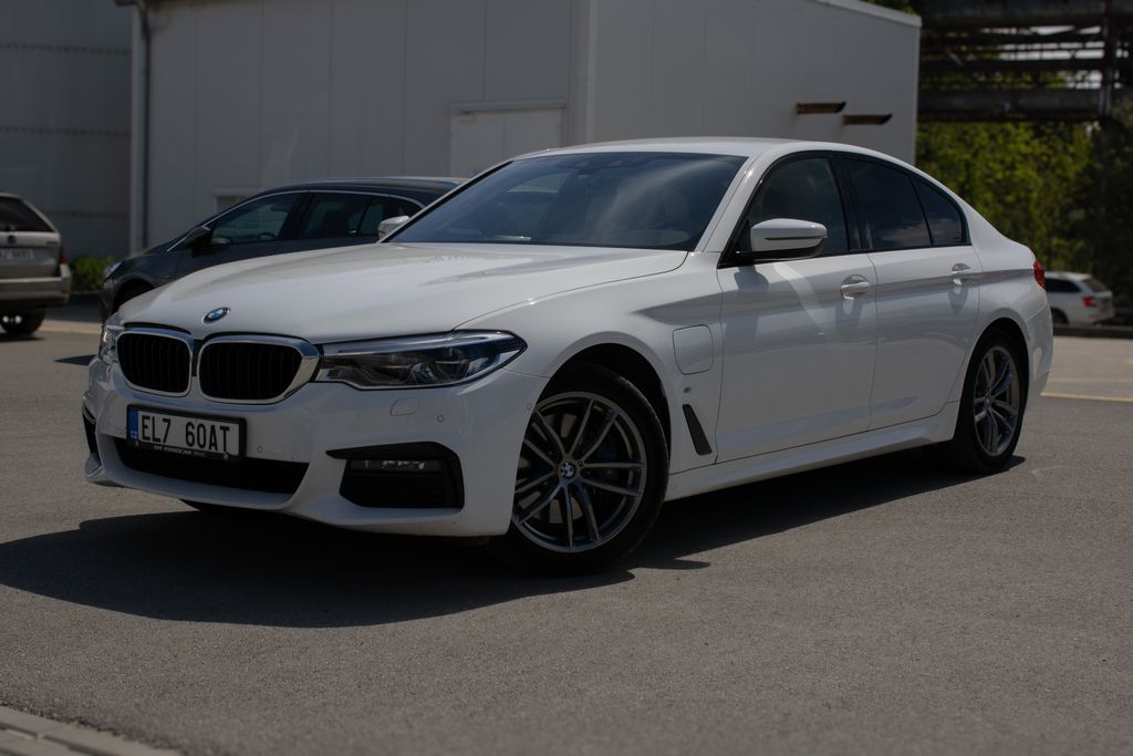 BMW Řada 5 Servisováno v BMW, tažné