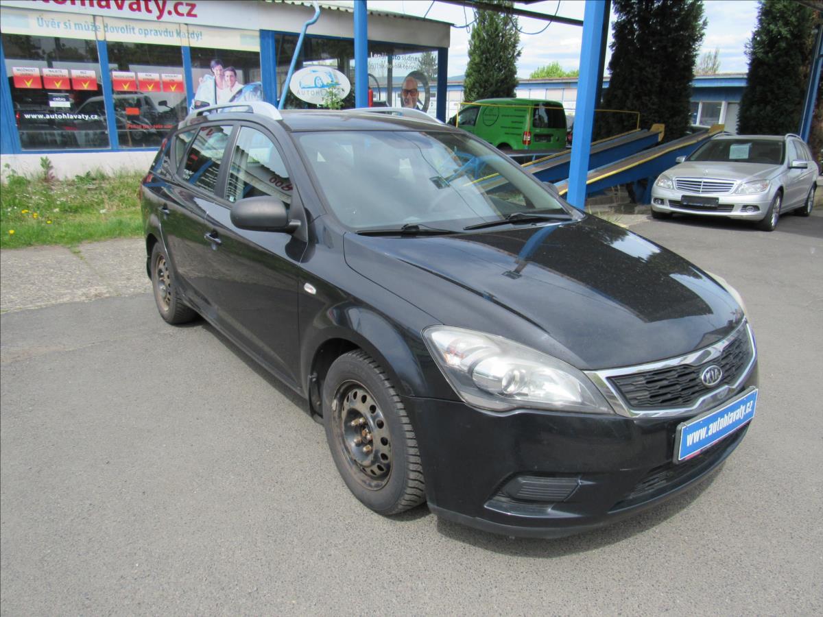 kia-ceed-1-6-crdi-66kw-combi - 2