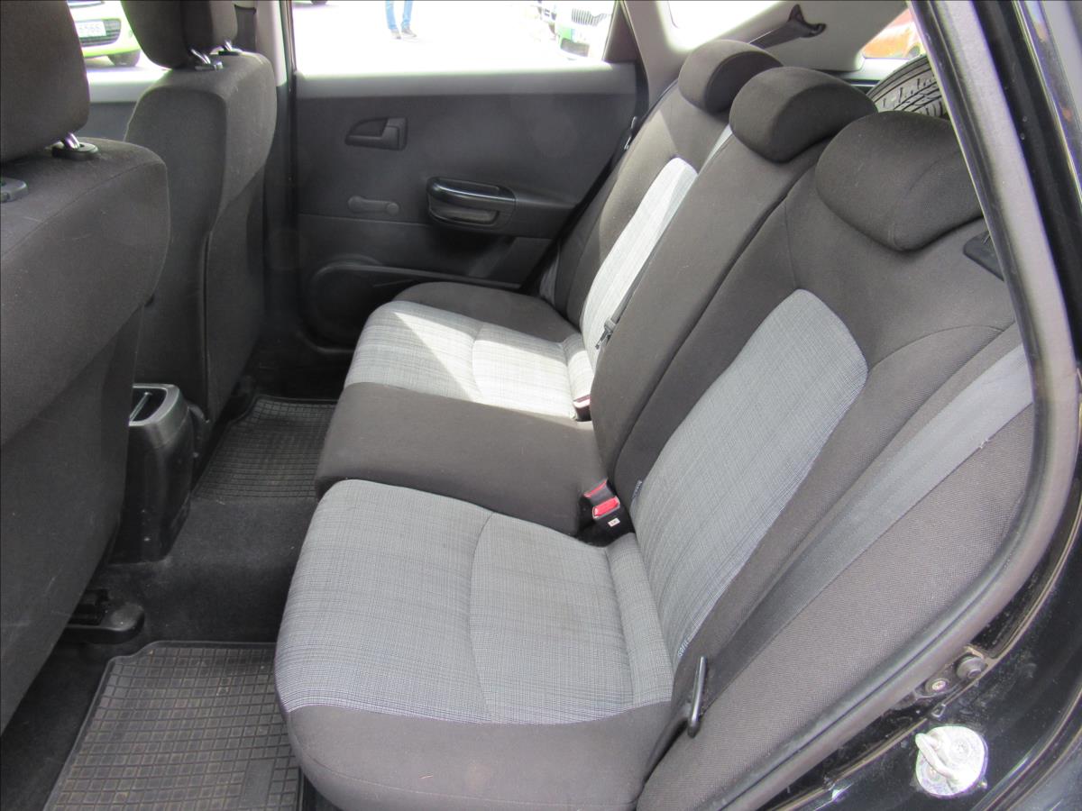 kia-ceed-1-6-crdi-66kw-combi - 9