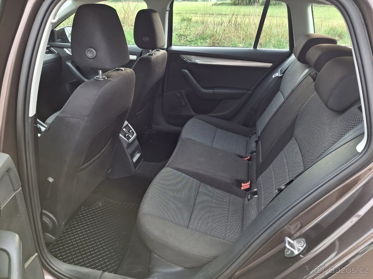 skoda-octavia-1-6-tdi-81-kw-perfektni-stav - 9