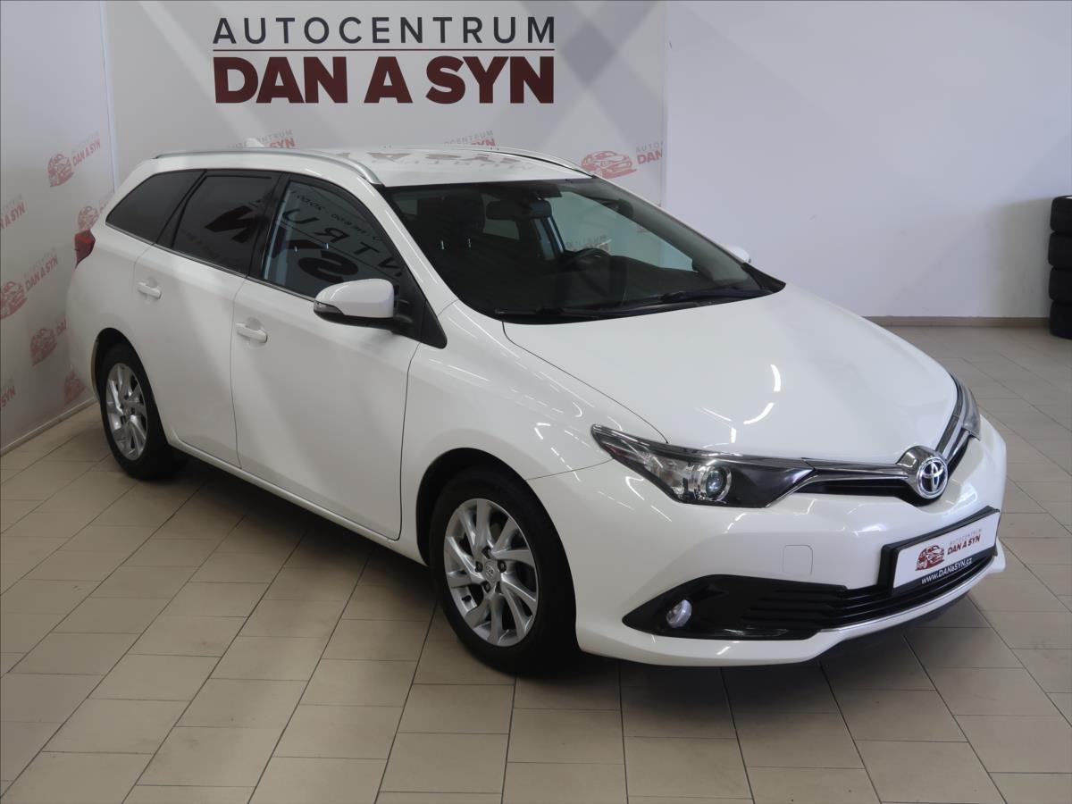 toyota-auris-1-6-puvod-cr - 2