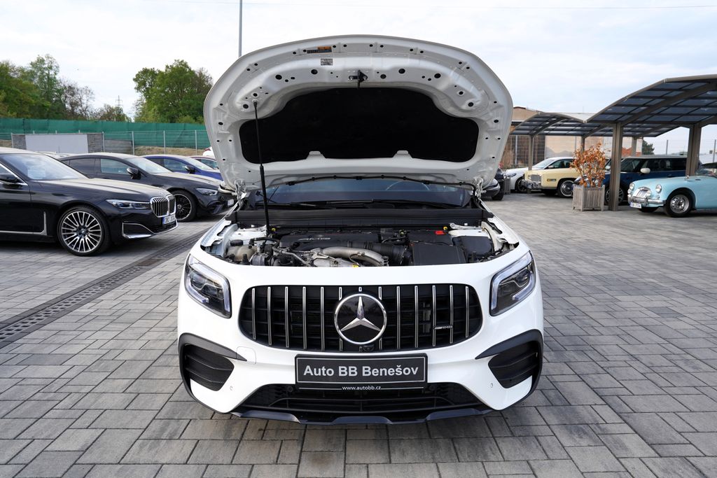 mercedes-benz-glb-glb-35-amg-4matic-310-ps-cr - 8