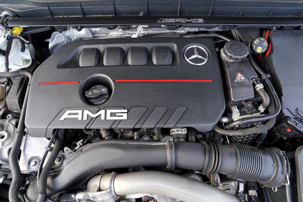 mercedes-benz-glb-glb-35-amg-4matic-310-ps-cr - 9