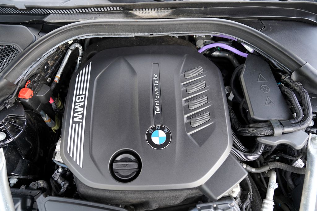 bmw-rada-5-520d-at-190-ps-1-maj-tazne-led - 9