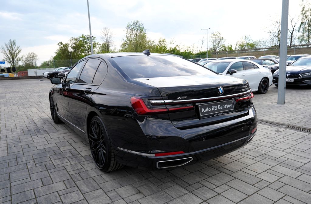 bmw-rada-7-750i-xdrive-21-lasery-530-ps - 3
