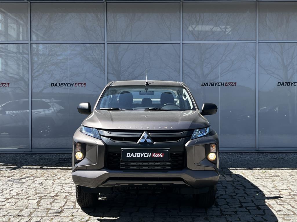 mitsubishi-l200-2-3-dph-1-majitel-nove-v-cr - 1