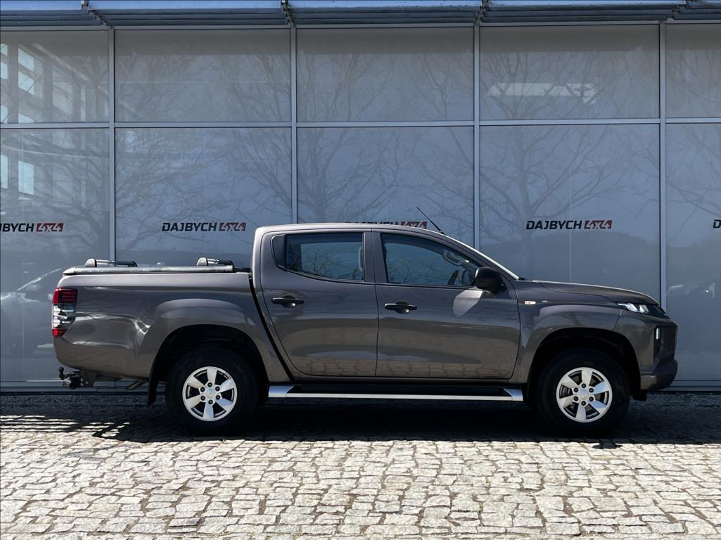 mitsubishi-l200-2-3-dph-1-majitel-nove-v-cr - 3