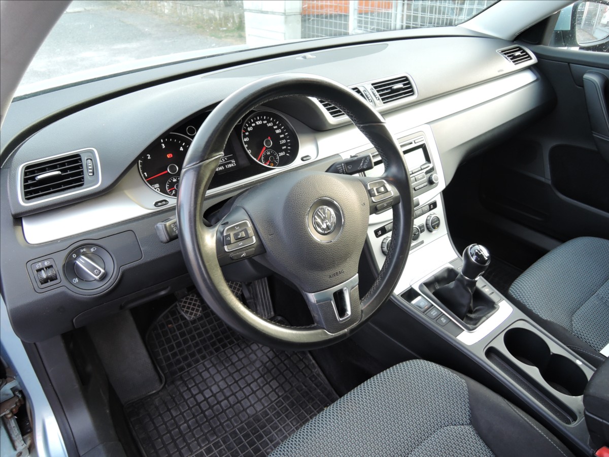 volkswagen-passat-1-6-tdi - 8