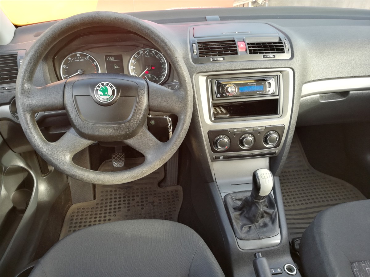 skoda-octavia-1-6-i - 5