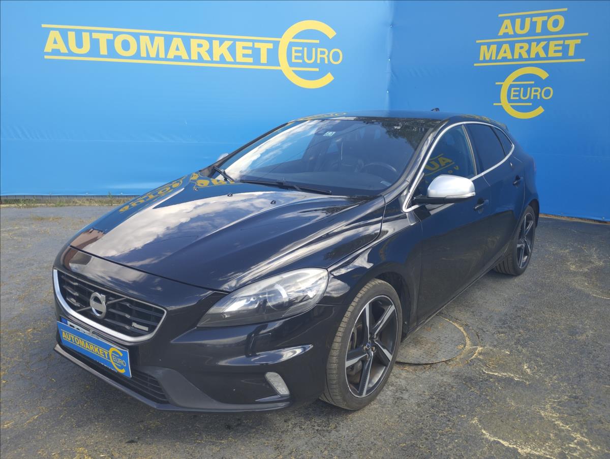 Volvo V40 2,0 D3 110KW R-DESING, PANORAMA