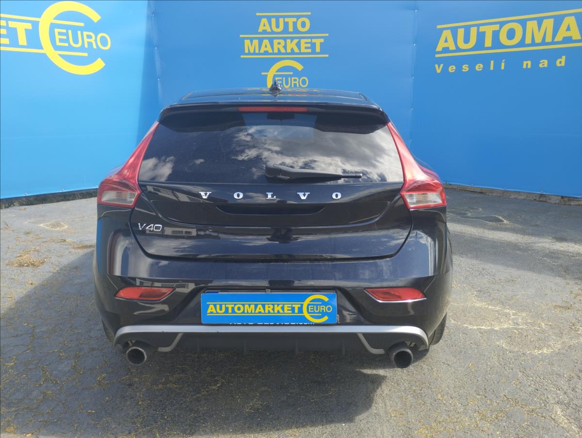 volvo-v40-2-0-d3-110kw-r-desing-panorama - 4