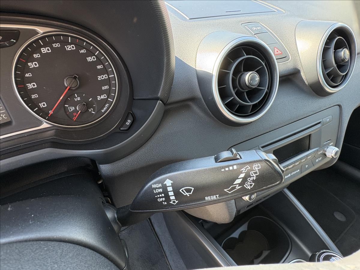 audi-a1-1-2-tfsi-63kw-5dveri-klima-alu - 7