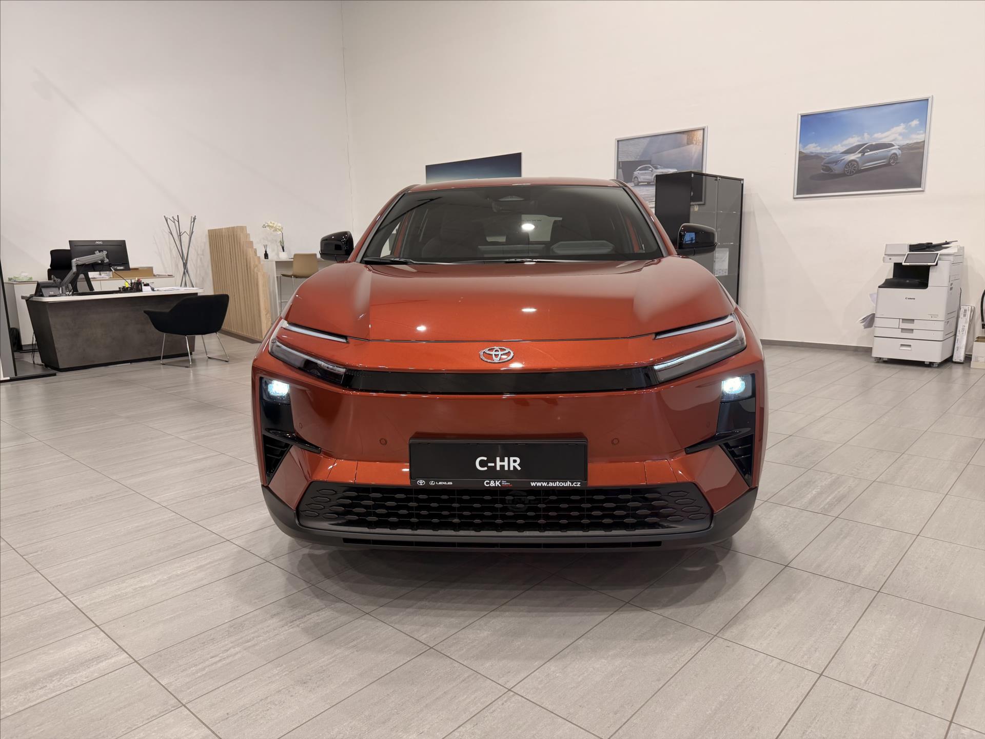 toyota-c-hr-0-0-executive-77-kwh-pohon-awd-4-4-343 - 1