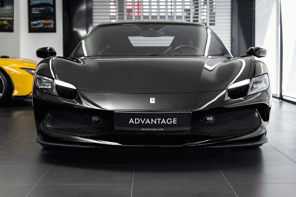 ferrari-nero-skladem - 1